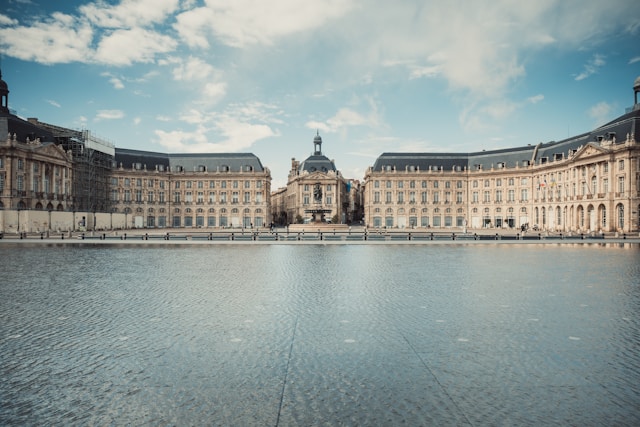 Guide de voyage Bordeaux avec des enfants: lieux locaux, aires de jeux pour enfants, glaciers et plus